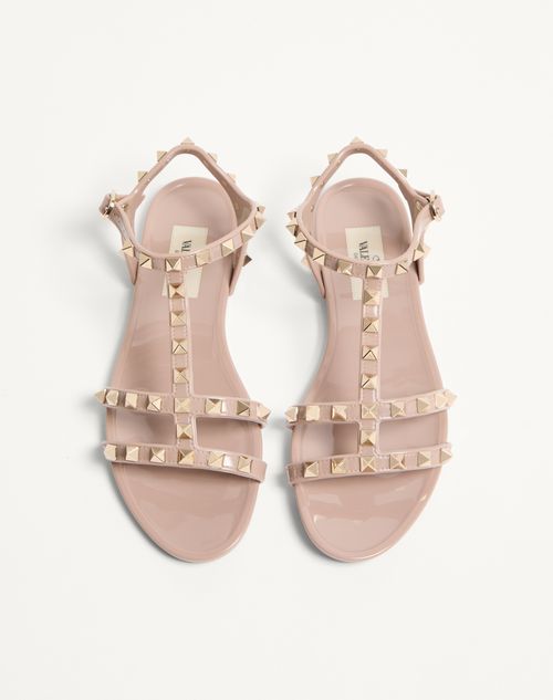 Valentino Garavani - Rockstud Flat Rubber Sandals - Poudre - Woman - Sandals